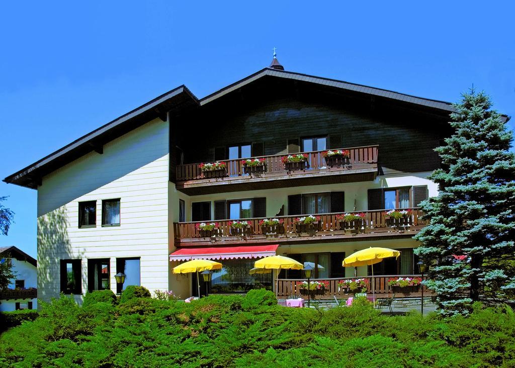 Gaestehaus Lauterbacher Neumarkt am Wallersee Extérieur photo