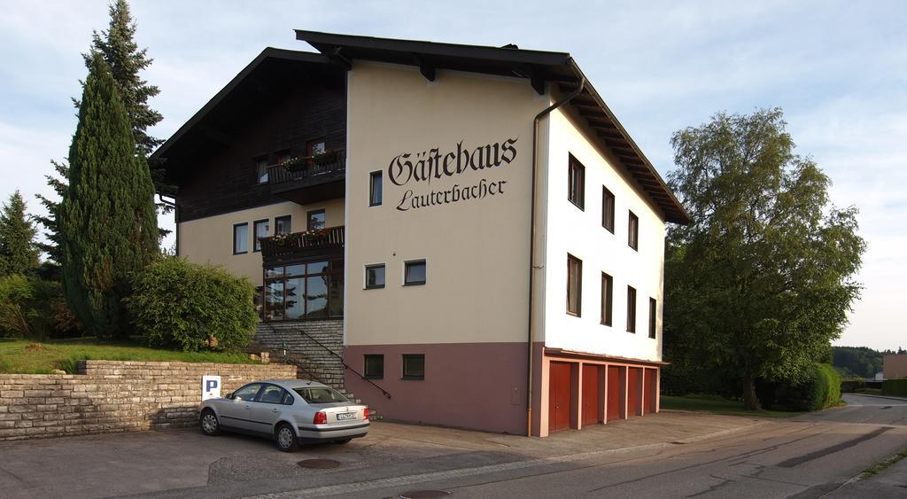 Gaestehaus Lauterbacher Neumarkt am Wallersee Extérieur photo