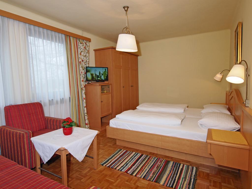 Gaestehaus Lauterbacher Neumarkt am Wallersee Extérieur photo