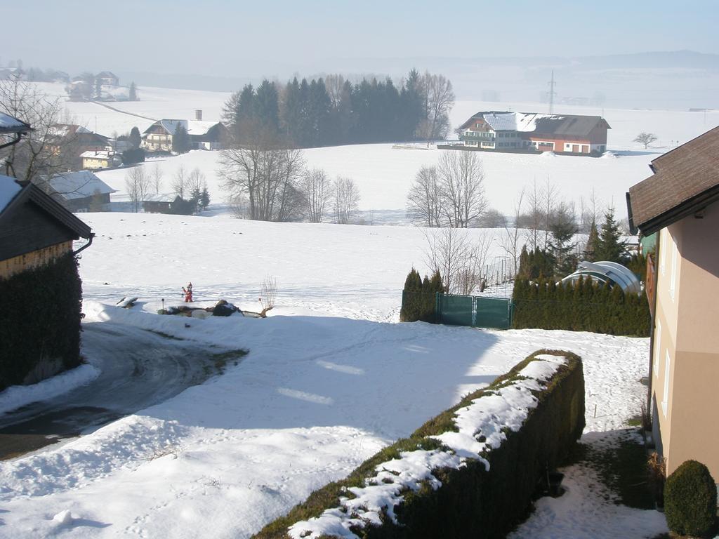 Gaestehaus Lauterbacher Neumarkt am Wallersee Extérieur photo